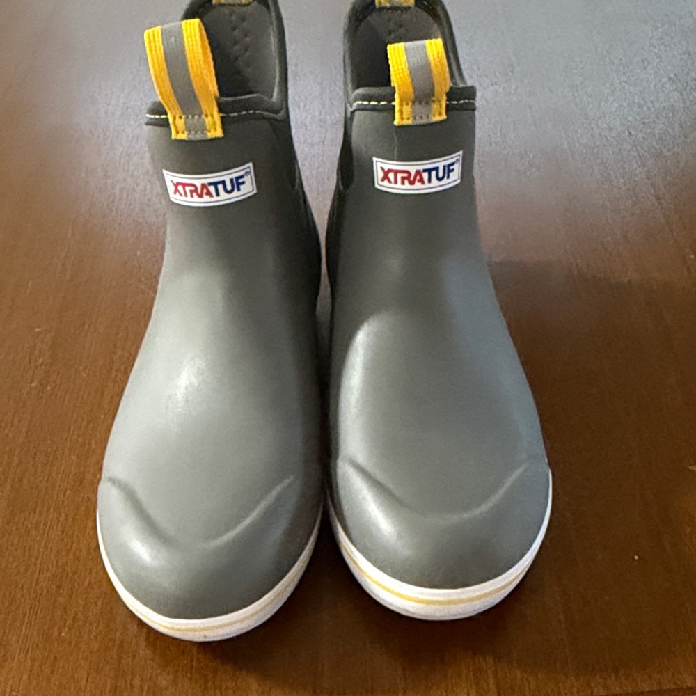 MENS Gray Boots